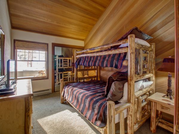 Yosemite Area Home 984695
