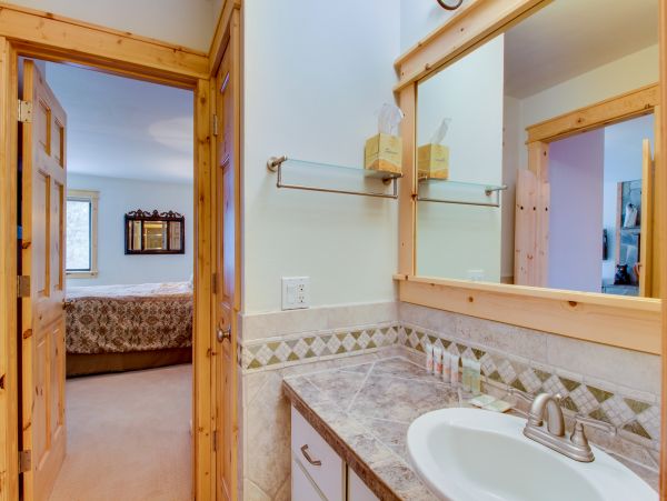 Yosemite Area Home 984696
