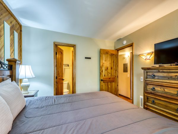 Yosemite Area Home 984699