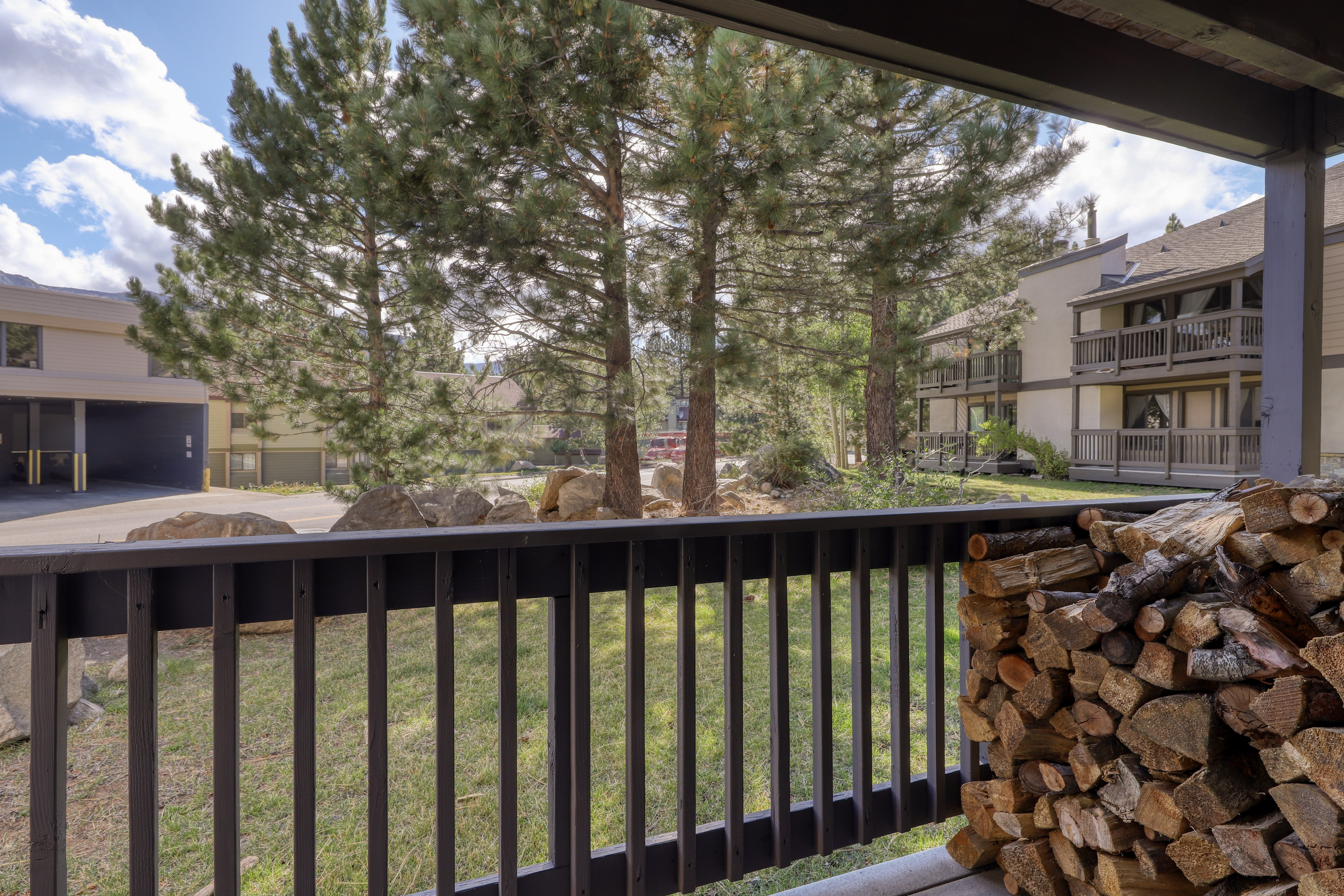 Yosemite Area Home 984701