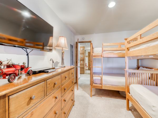 Yosemite Area Home 984704