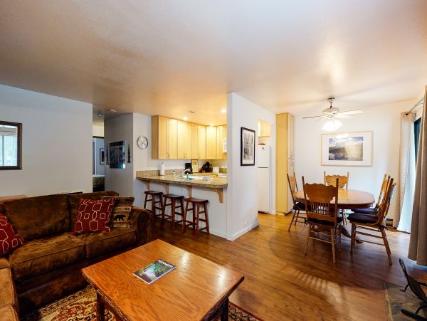 Yosemite Area Home 984709