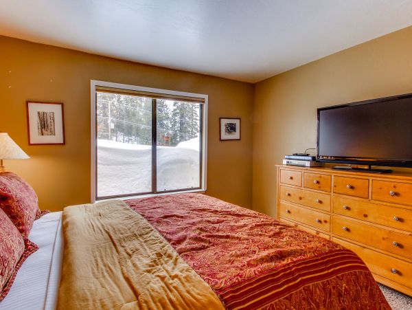 Yosemite Area Home 984710