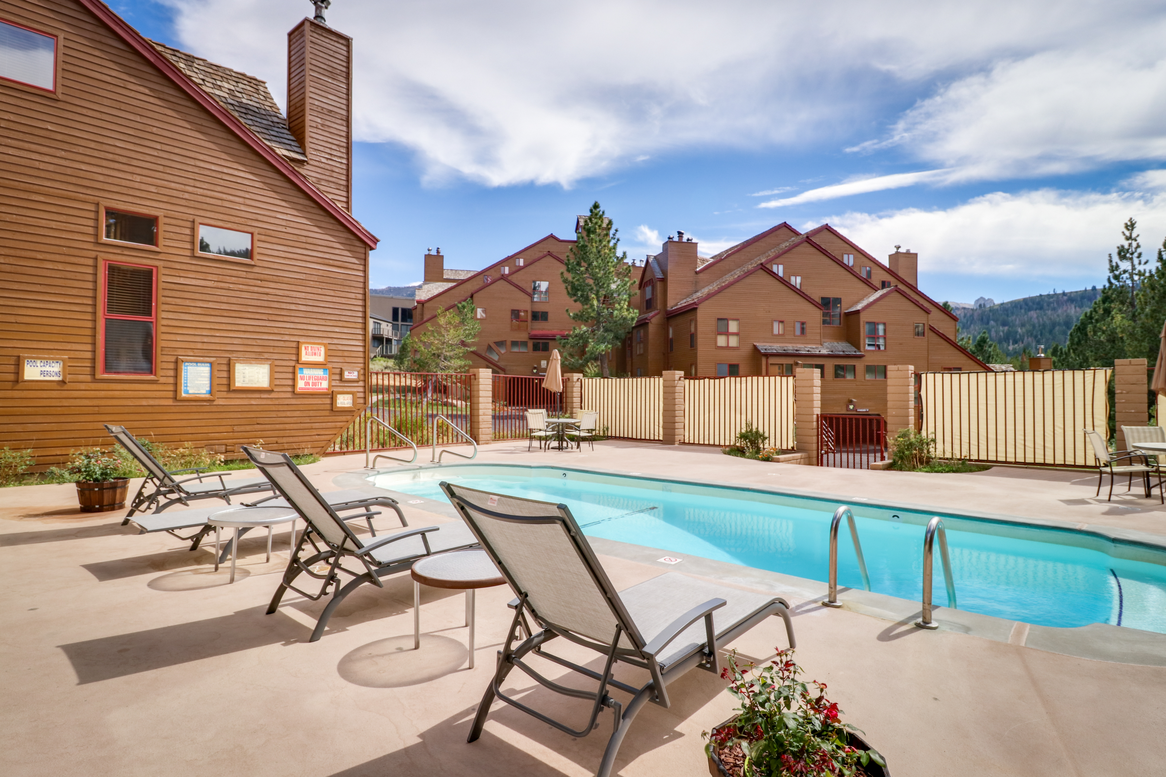 Yosemite Area Home 984714
