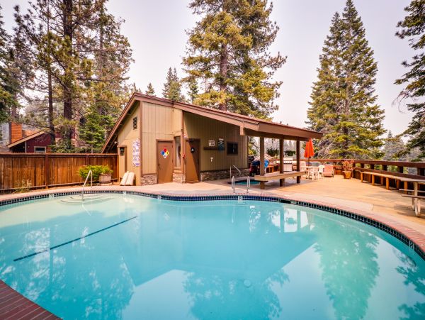 Yosemite Area Home 984717
