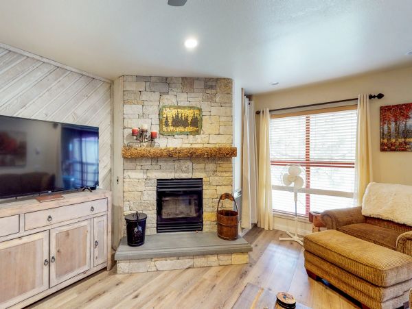 Yosemite Area Home 984725