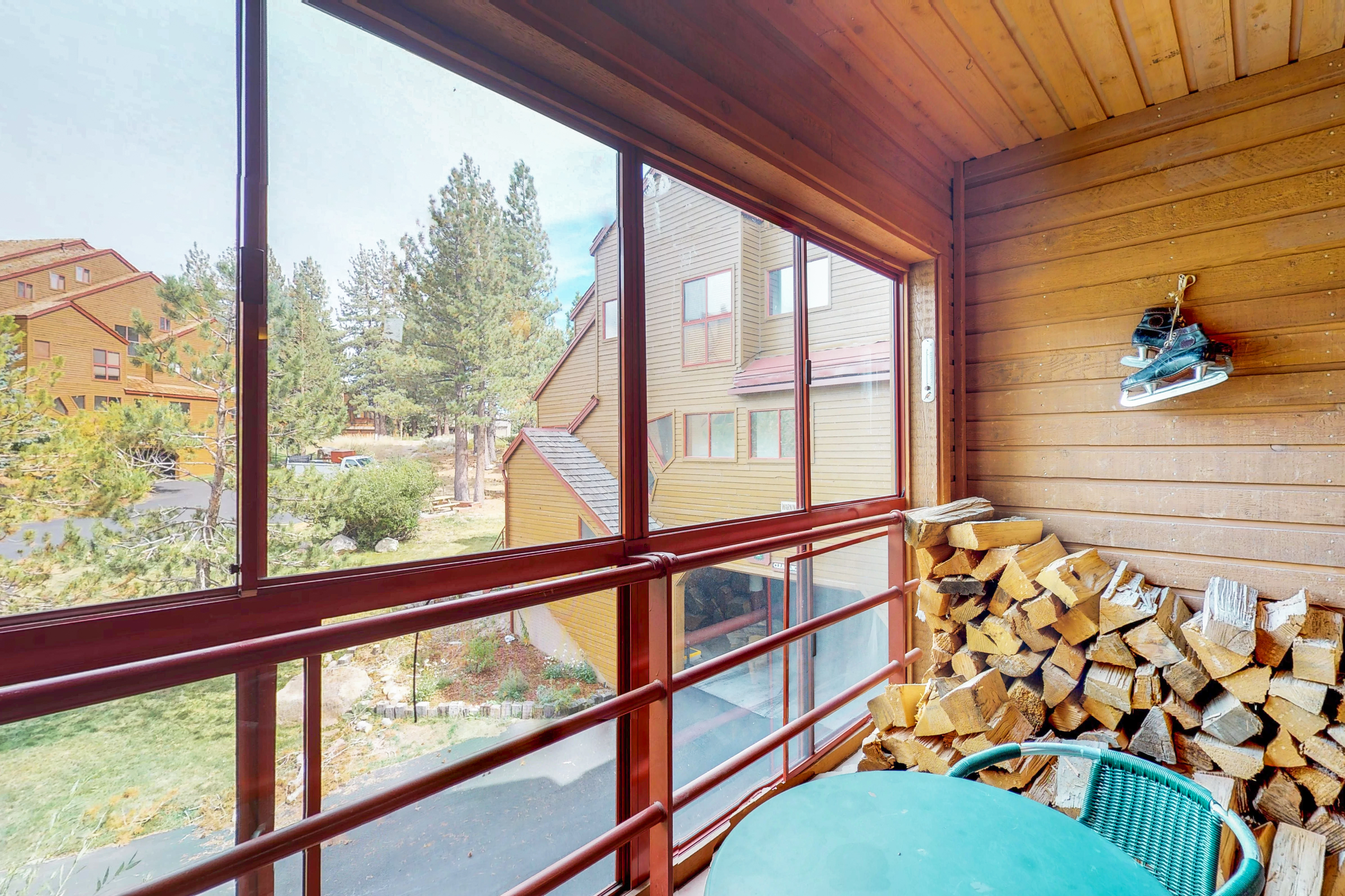 Yosemite Area Home 984725