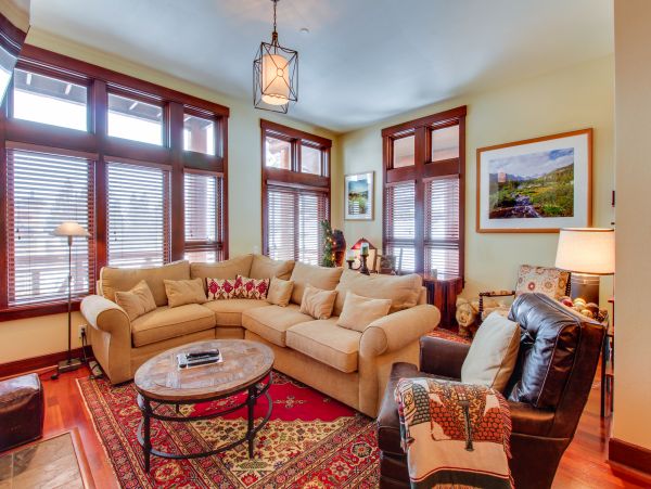 Yosemite Area Home 984732