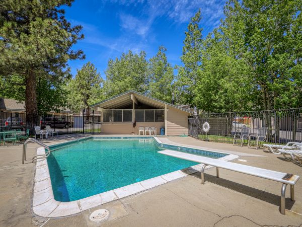 Yosemite Area Home 984738