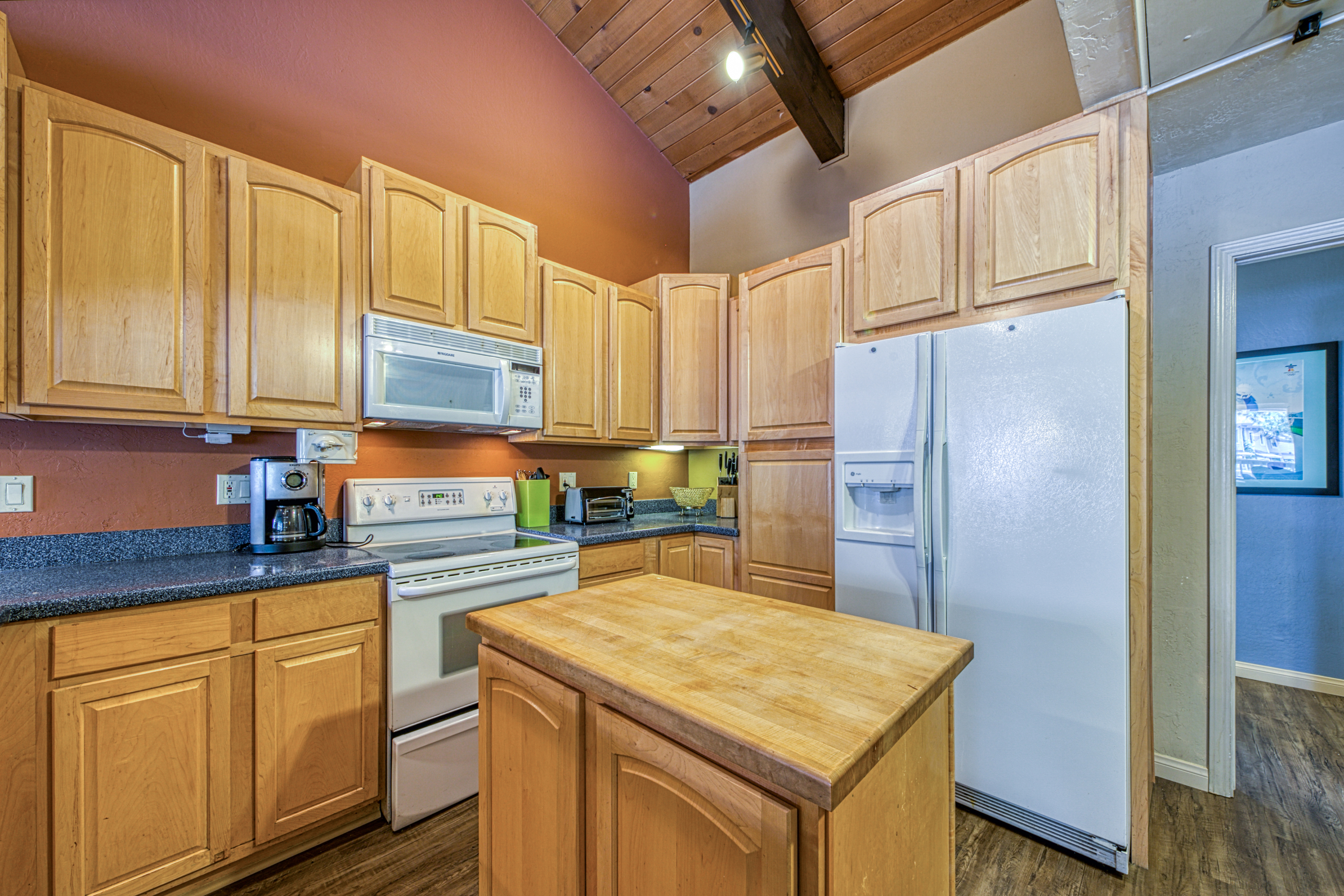 Yosemite Area Home 984738