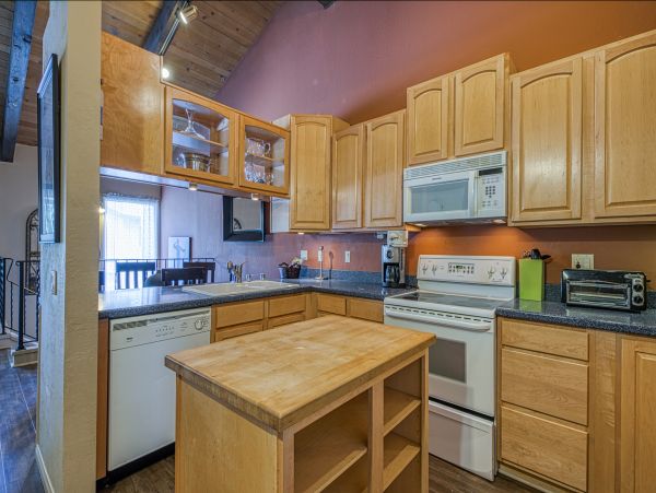 Yosemite Area Home 984738