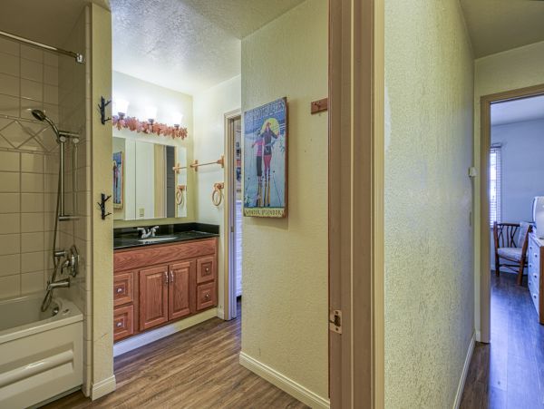 Yosemite Area Home 984738