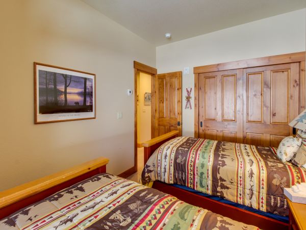 Yosemite Area Home 984741