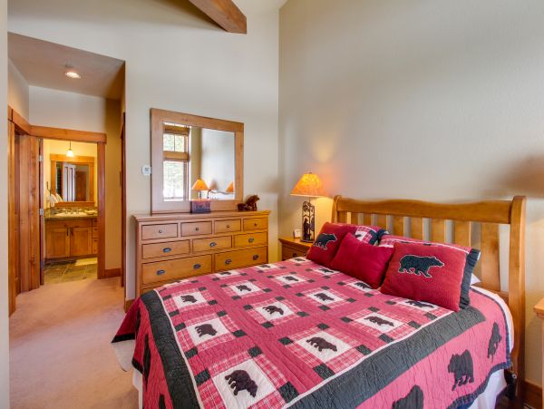 Yosemite Area Home 984741