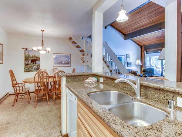 Yosemite Area Home 984742