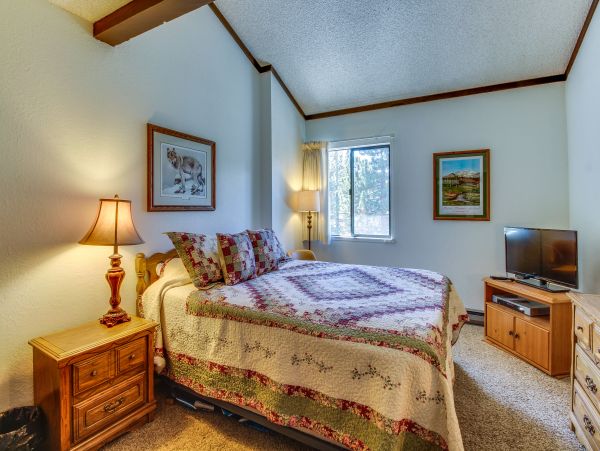 Yosemite Area Home 984742