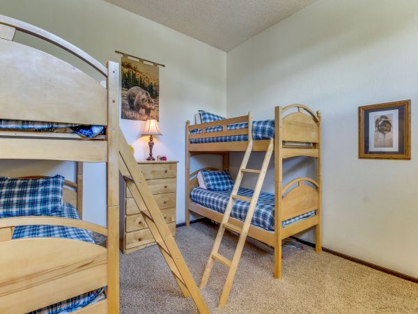 Yosemite Area Home 984742