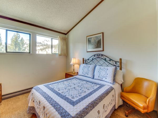 Yosemite Area Home 984742