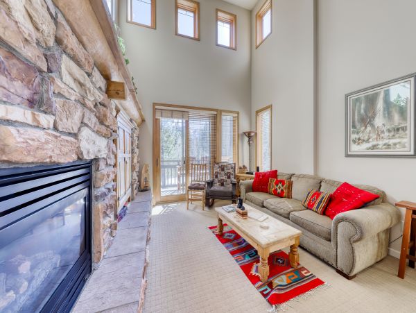 Yosemite Area Home 984743