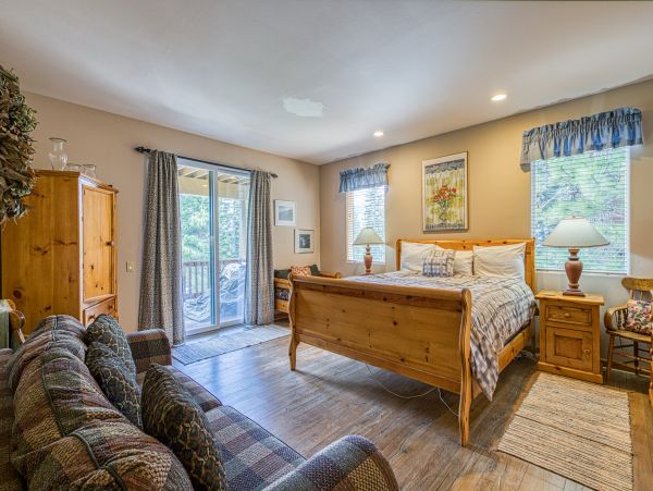 Yosemite Area Home 984747