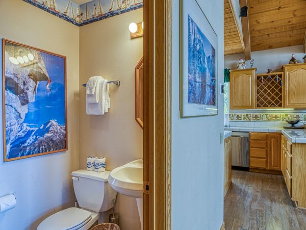 Yosemite Area Home 984747