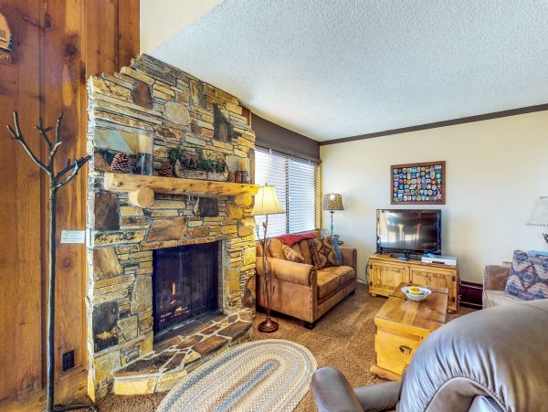 Yosemite Area Home 984749