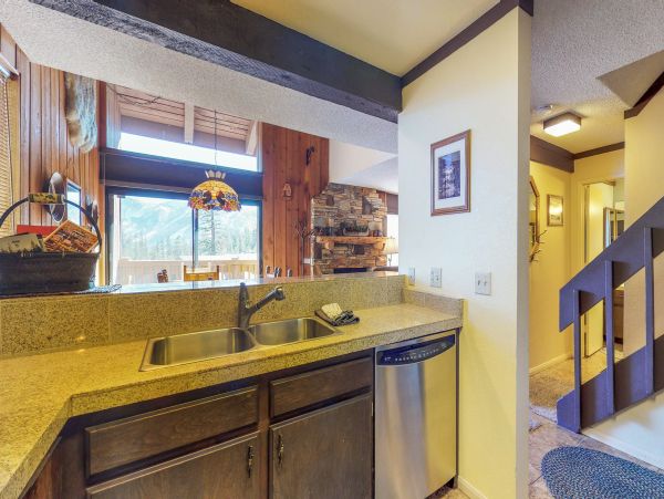 Yosemite Area Home 984749
