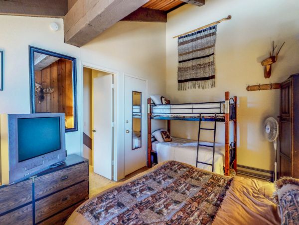 Yosemite Area Home 984749