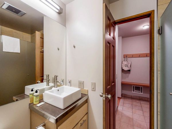 Yosemite Area Home 984750