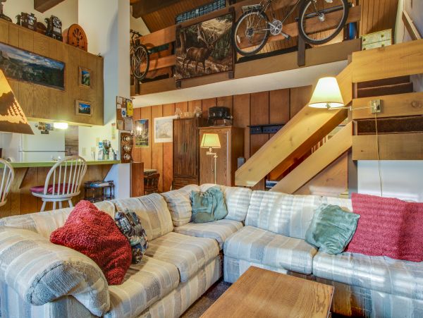 Yosemite Area Home 984753