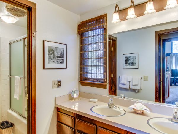 Yosemite Area Home 984754