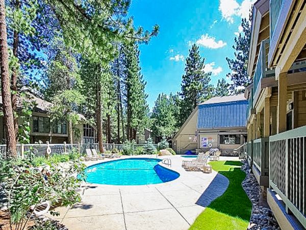 Yosemite Area Home 984759
