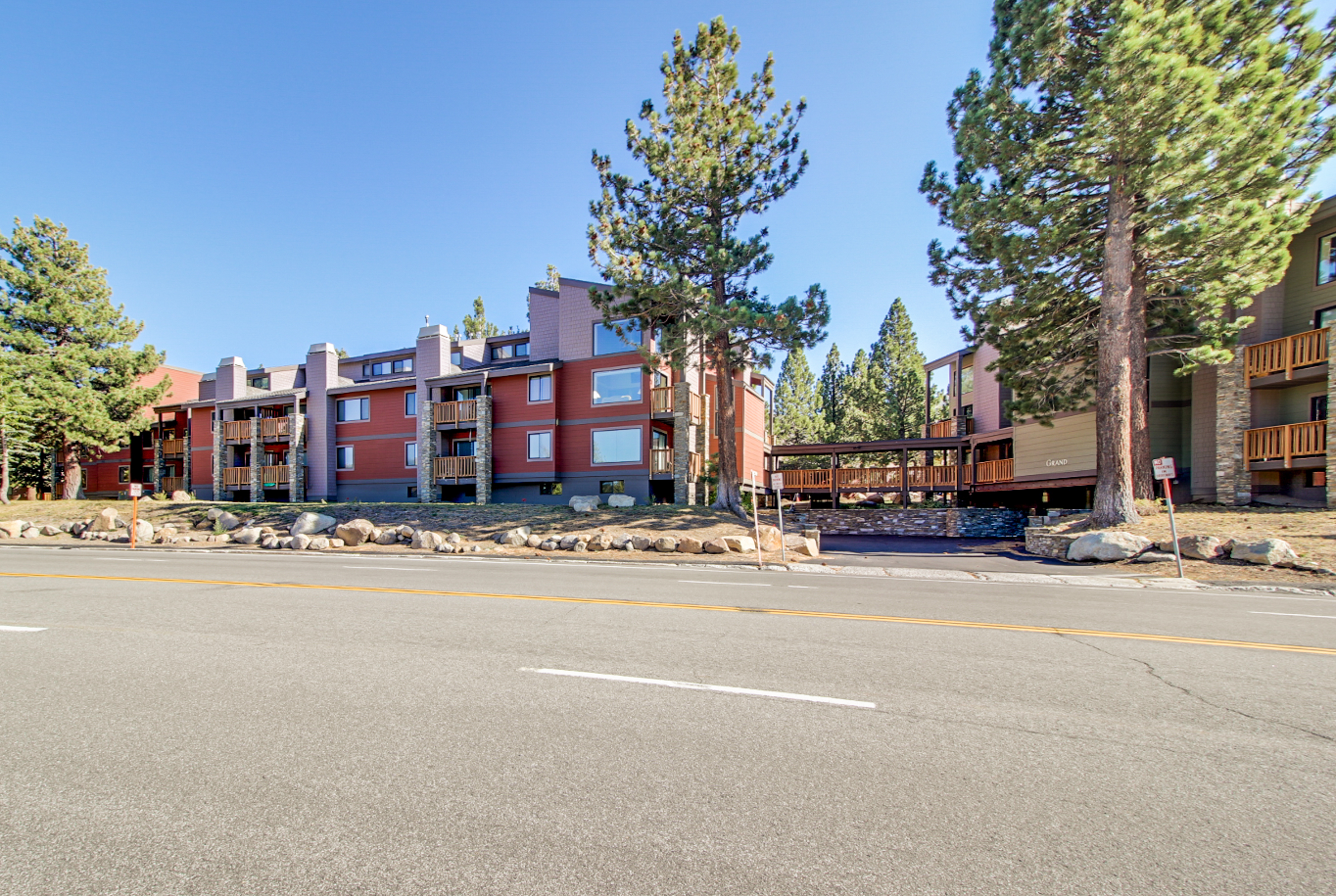 Yosemite Area Home 984760