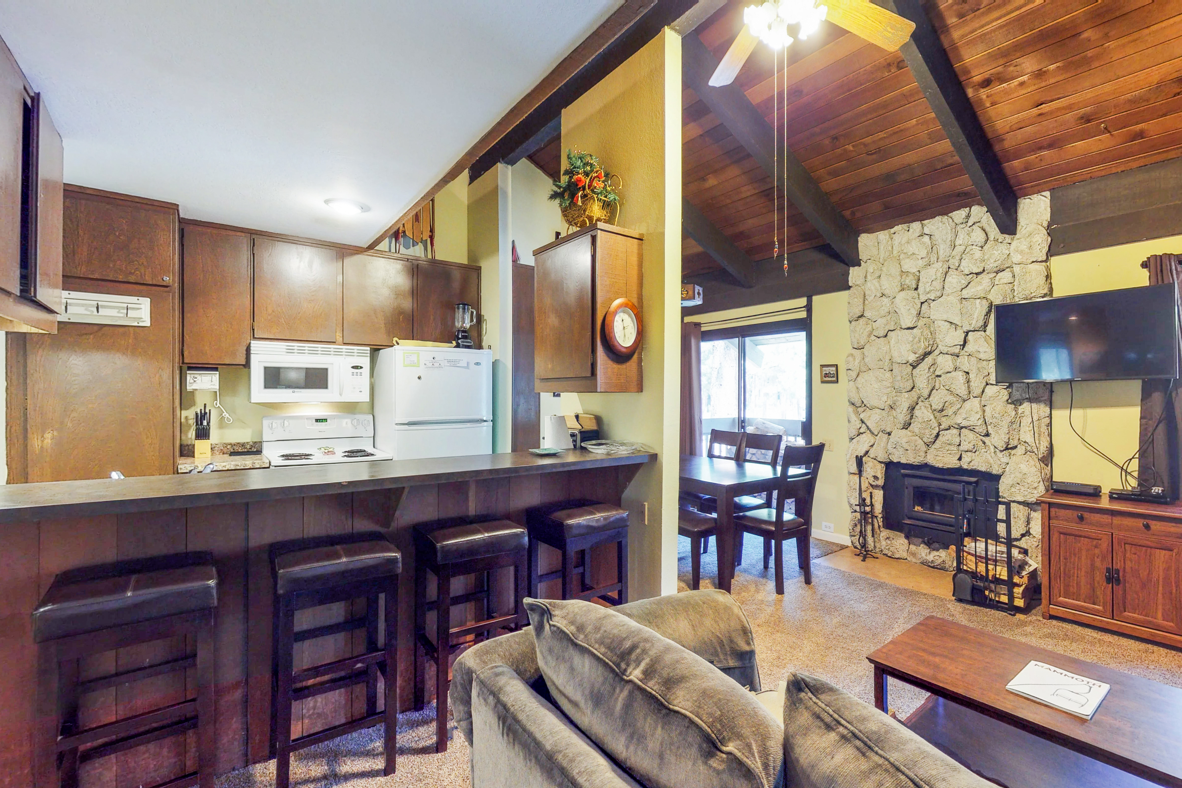 Yosemite Area Home 984766