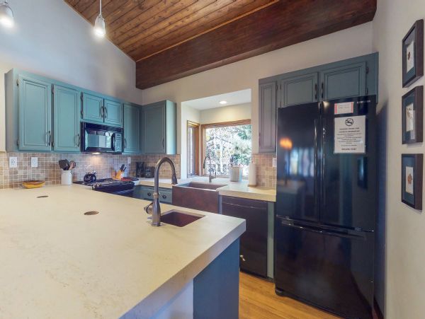 Yosemite Area Home 984772