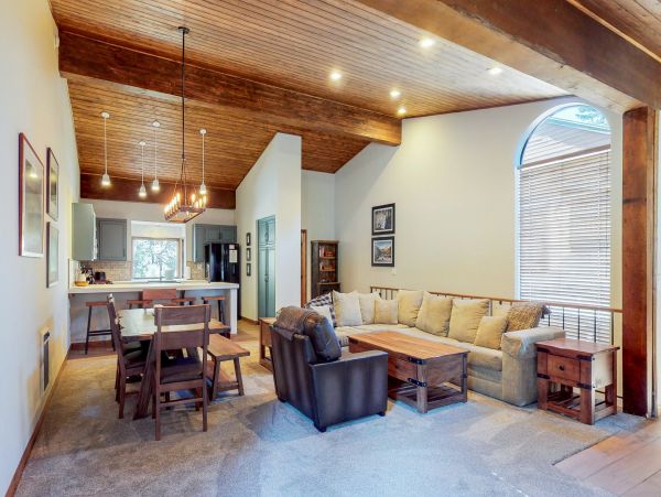 Yosemite Area Home 984772