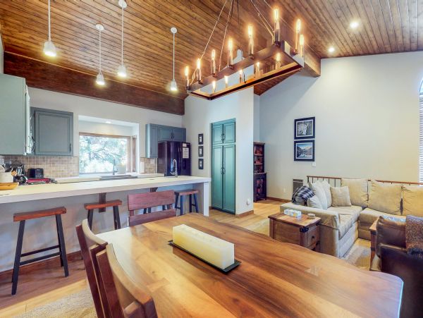Yosemite Area Home 984772