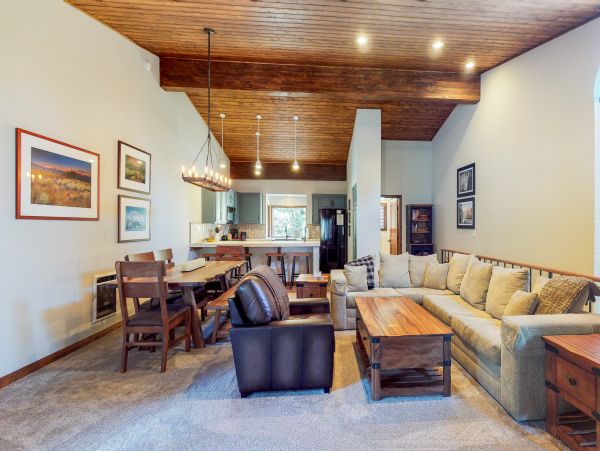 Yosemite Area Home 984772