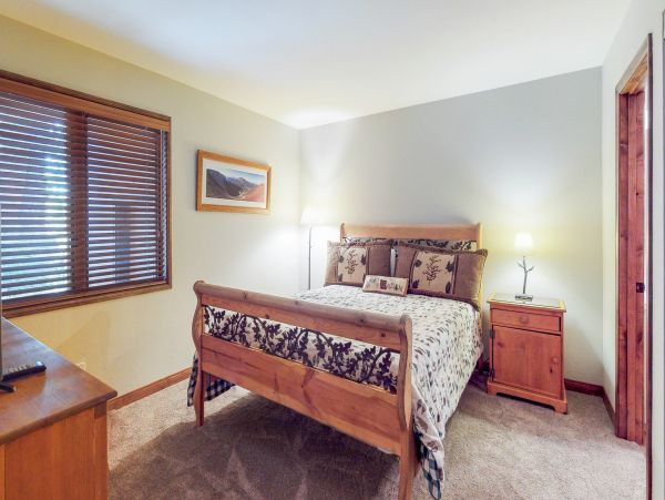 Yosemite Area Home 984772
