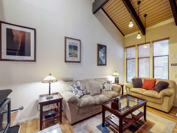 Yosemite Area Home 984775