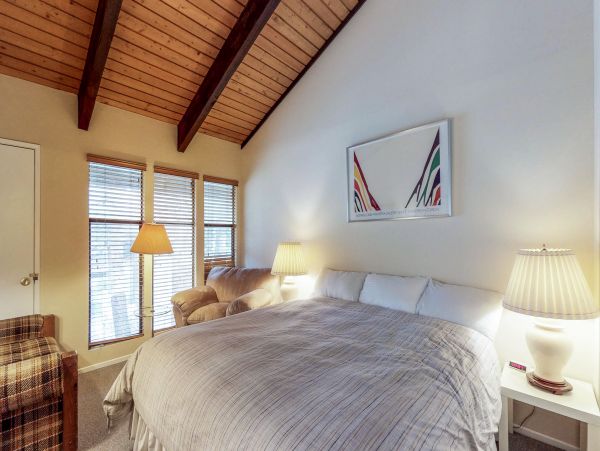 Yosemite Area Home 984775