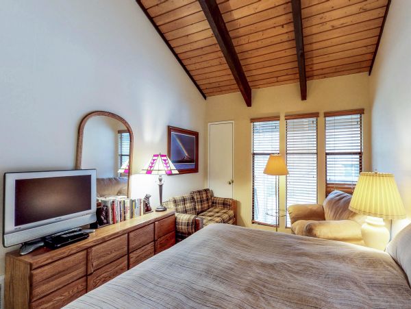 Yosemite Area Home 984775