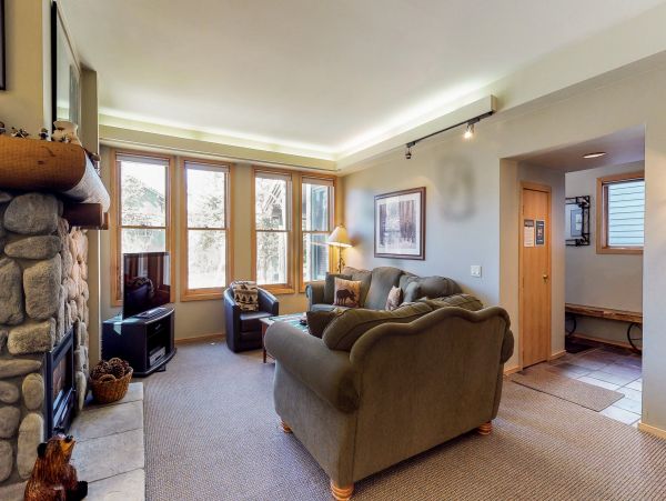 Yosemite Area Home 984776