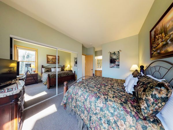 Yosemite Area Home 984776