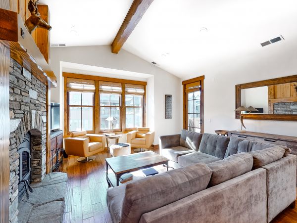 Yosemite Area Home 984777