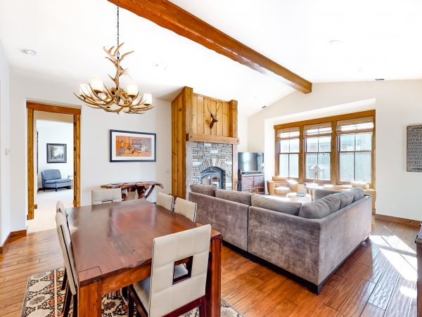 Yosemite Area Home 984777