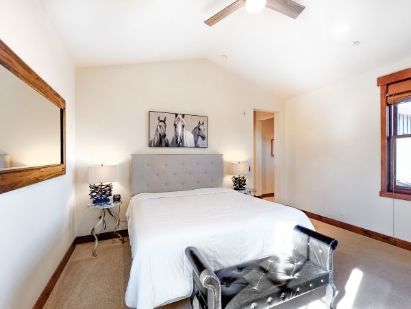 Yosemite Area Home 984777