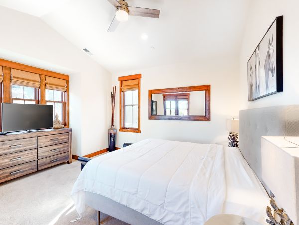 Yosemite Area Home 984777