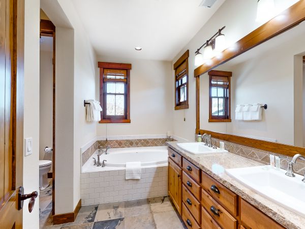 Yosemite Area Home 984777