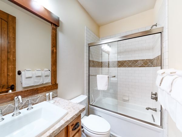 Yosemite Area Home 984777